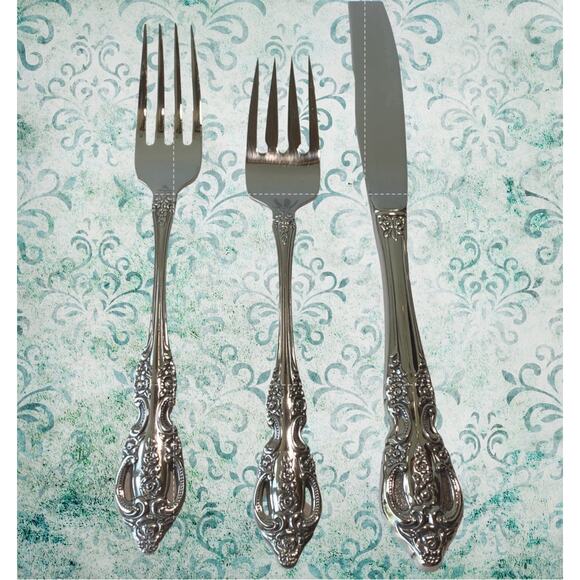 Oneida SSS Queen Bess II Stainless Flatware Set Ornate Floral Scroll Pattern - Picture 5 of 9